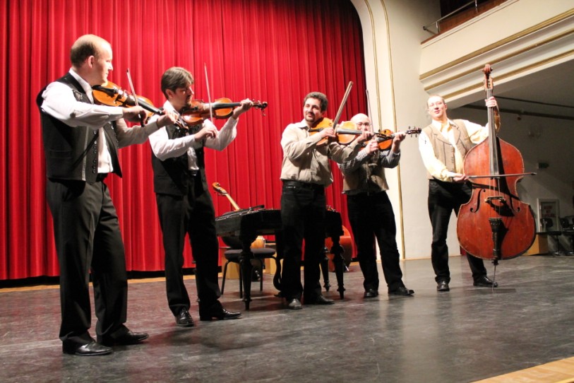 A Nagyvárad Táncegyüttes Zenekarának Ünnepi Koncertje